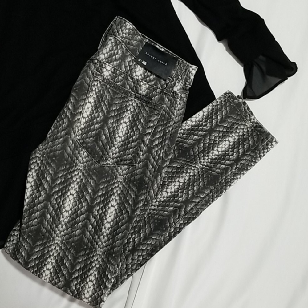 Joe's skinny ankle jeans